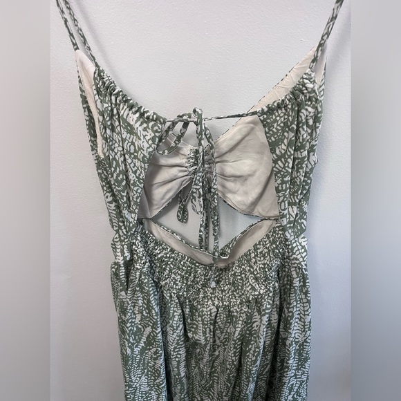 Lush Green and White Patterned Women's Dress - Picture 4 of 6